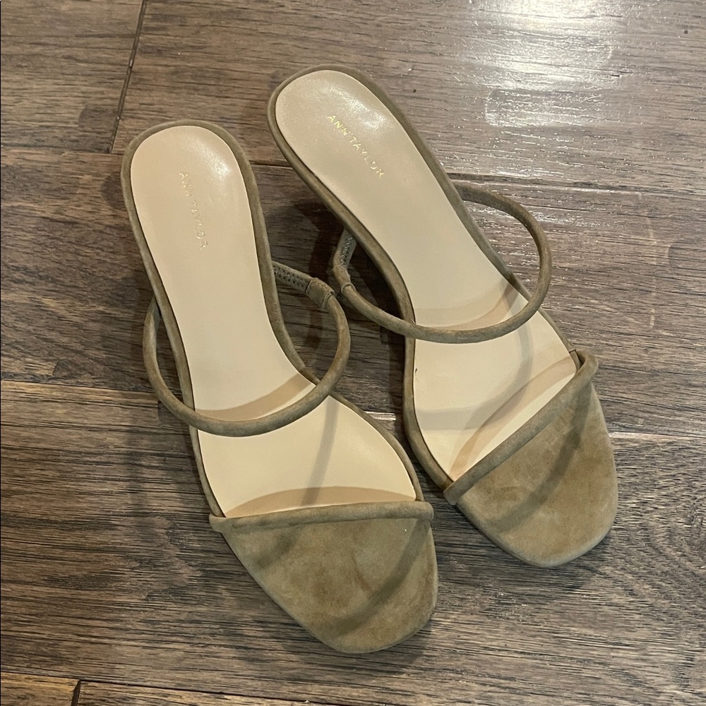 Ann Taylor Suede Tan Heels